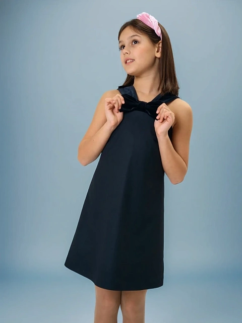 Платье-трапеция с бархатной отделкой