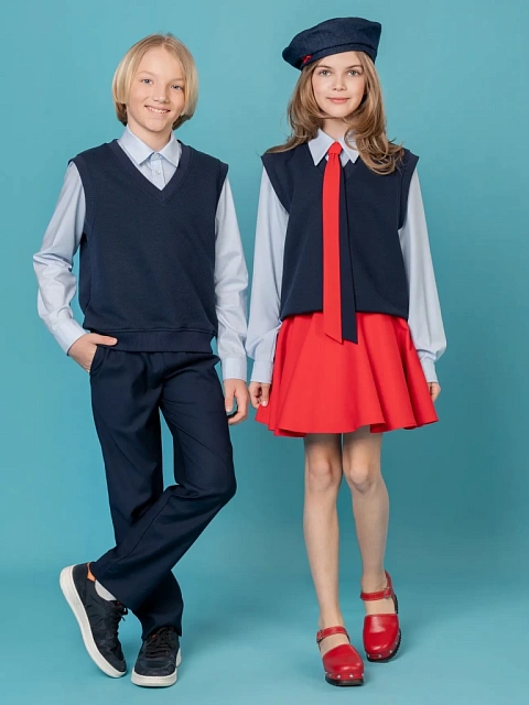 Жилет из фактурного футера