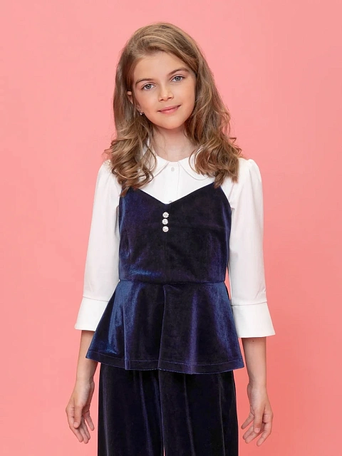 Жилет на тонких бретелях из бархата